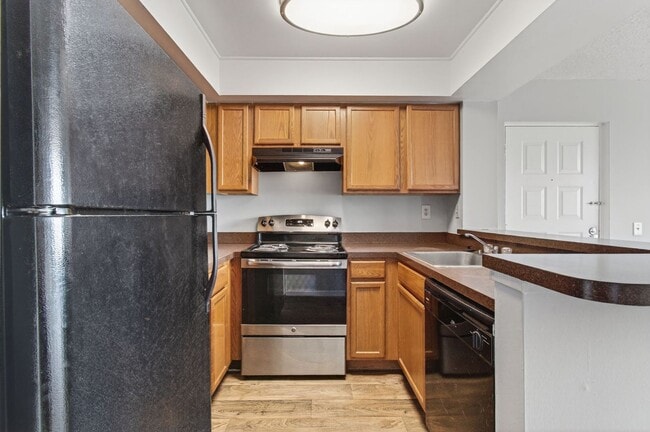 ONE BEDROOM ONE BATHROOM!! Waterfront Comm... - ONE BEDROOM ONE BATHROOM!! Waterfront Comm... Condo Unit 310
