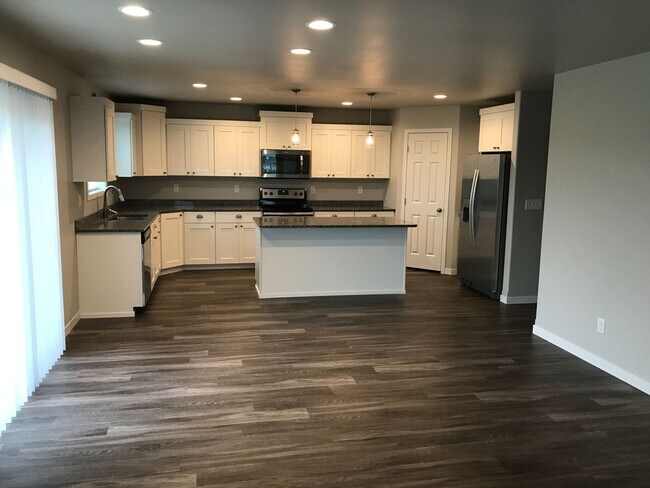 Photo - 4 Bed 3.5 Bath Single Family Home