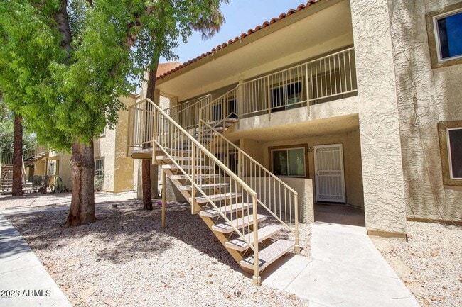 Building Photo - 2220 W Dora St Unit 214