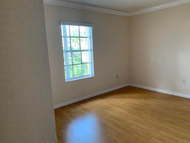 Photo - 5900 Azalea Cir