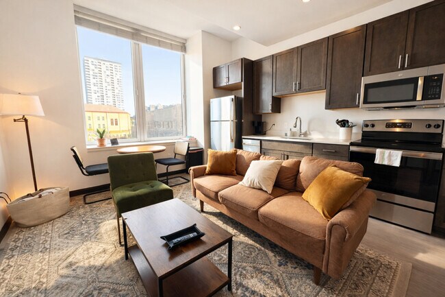 Photo - 333 W State St Unidad SI ID1379059P