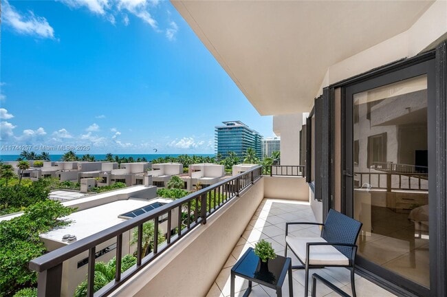 Building Photo - 201 Crandon Blvd Unit 505 Rental