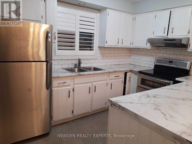 Photo - 264 Laurentian Dr