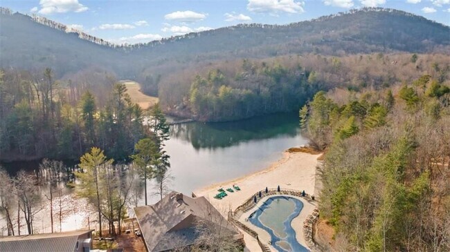 Photo - 339 Willow Dr