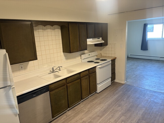 Photo - 4455 Independence St