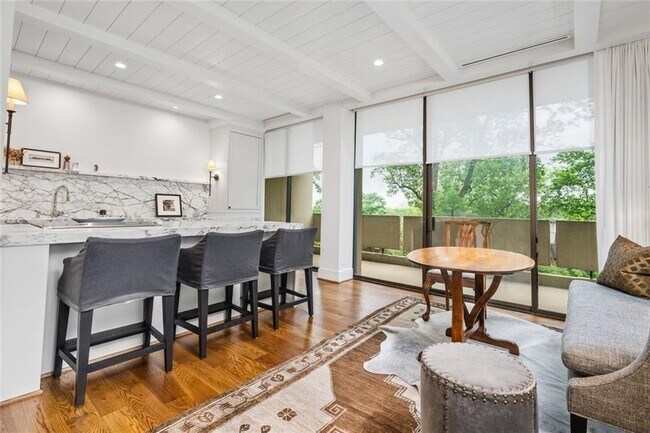 Photo - 2575 Peachtree Rd Unit 8D