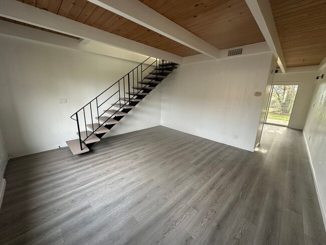 Photo - 71 Grand Ave Unidad #2