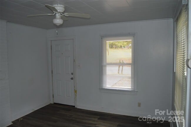 Photo - 511 S Elm St