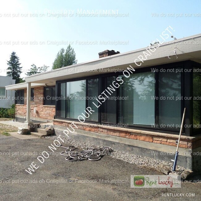 Photo - 1700 S 220th St