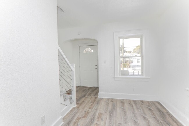 Photo - Beautiful Cape Cod Style home for Rent!  BONUS MILITARY / FIRST RESPONDER DISCOUNT!