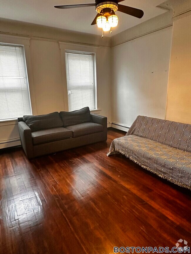 Building Photo - 34 Cunard St Unit 2 Rental