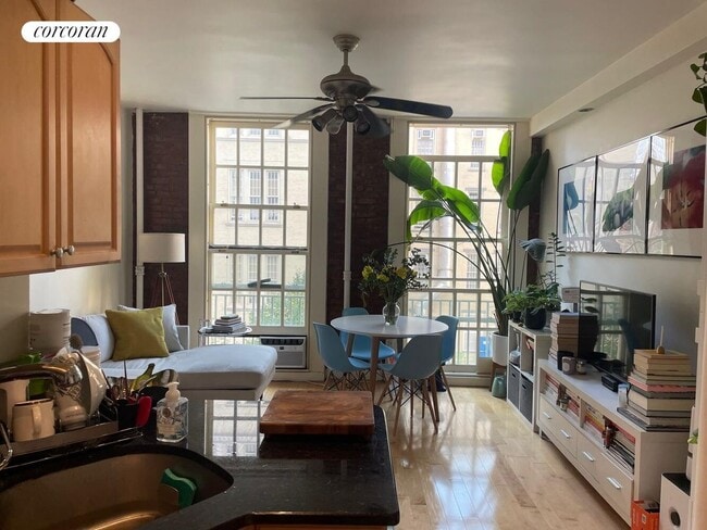 Photo - 509 E 77th St