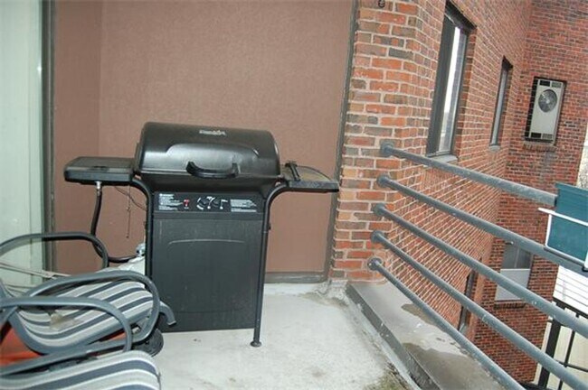 Photo - 2-Bed/2-Bath Allston-Brighton with Garage ...