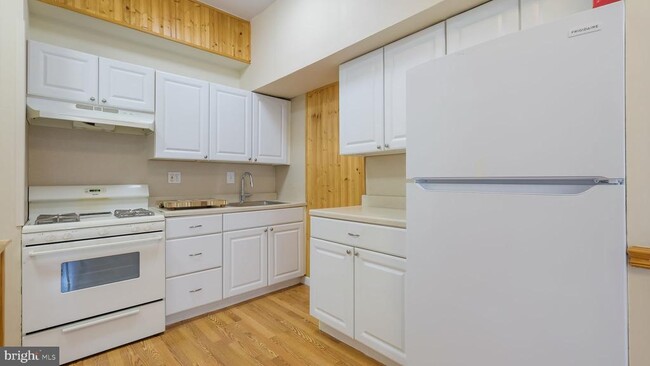 Photo - 2120 South St