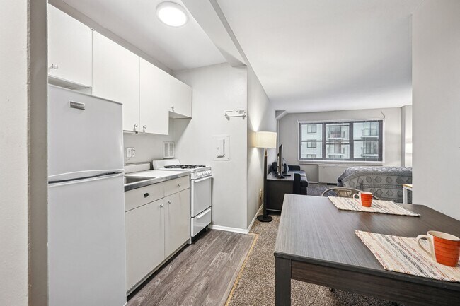 Standard Package: Kitchen in the Tier 6 Studio Layout