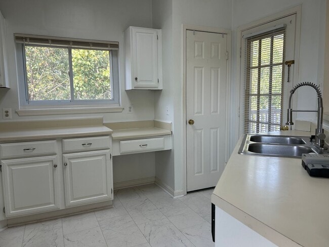 Photo - Third Floor Condo Available Now in Leesburg!
