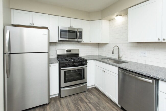 23700 W Warren Ave Unit 7044