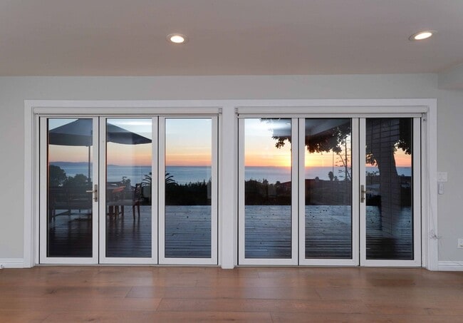 Photo - !! DESIRABLE 3 BEDROOM 3 BATHROOM LOCATED IN BEAUTIFUL RANCHO PALOS VERDES !!