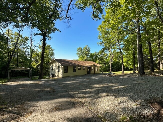 Building Photo - 732 Jason Cir