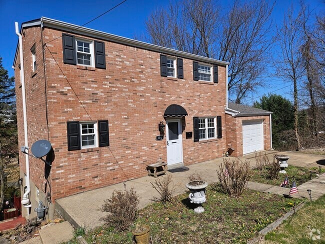 Building Photo - 304 Constitution Ave Rental