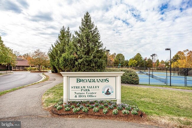 Photo - 22050 Dilworth Square