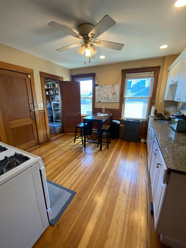 Photo - 33 Iroquois St Unit 2