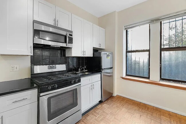 619 E 5th St Unit 4