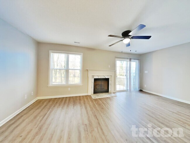 Photo - 4409 Woodlawn Dr