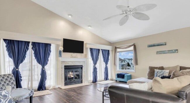 Photo - 104 Catherine Ln