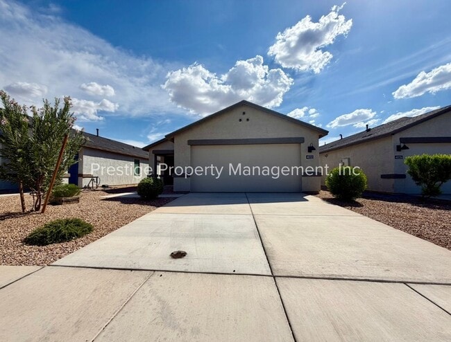 Building Photo - Check Out This Modern Home On The South Side!!