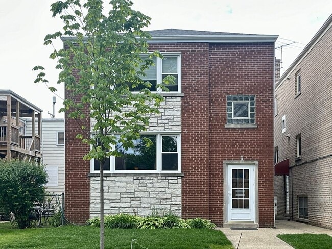 Photo - 2707 W Berwyn Ave Apartment Unit A07W