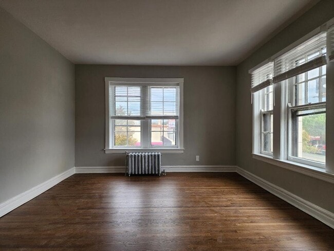 Photo - 1601 W Thome Ave