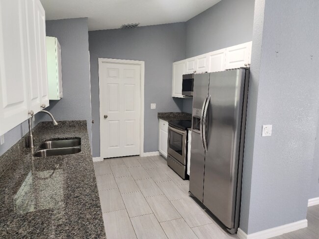 Photo - 202 Oak Ln Cir