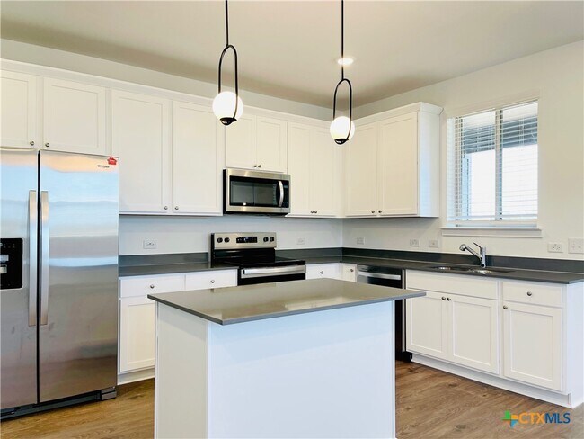 Photo - 914 Childress Dr