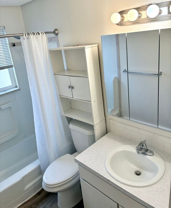 Photo - Beautiful 2 Bedroom Town Home!