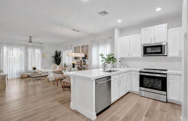 Photo - 4234 N Dixie Hwy