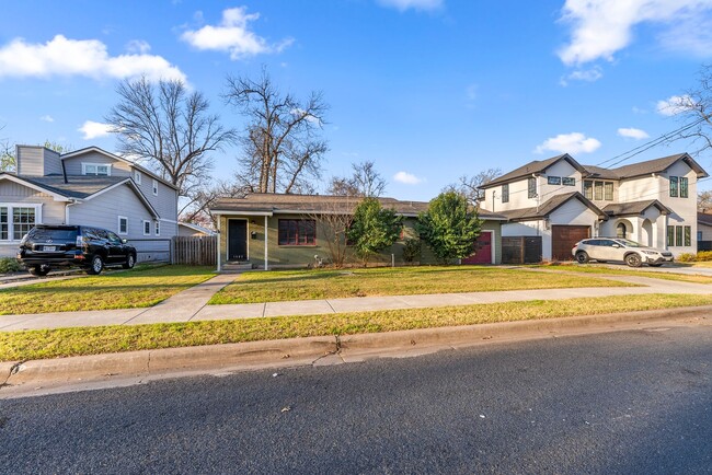 Photo - Beautiful 2 bedroom, 1.5 bathroom home in Brentwood!!!