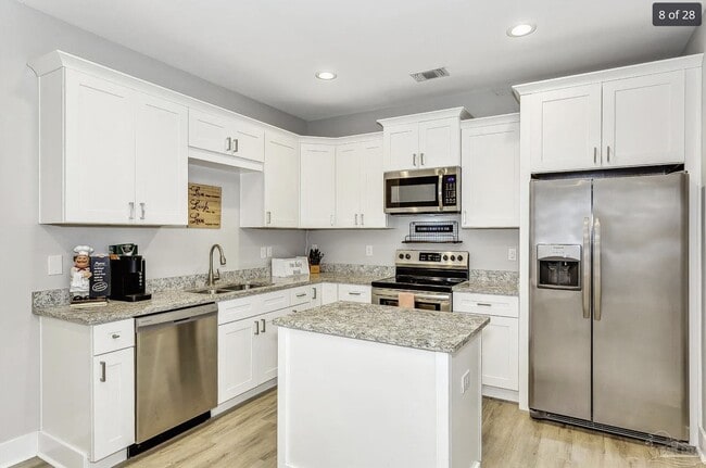 Building Photo - 7131 Majestic Blvd Rental