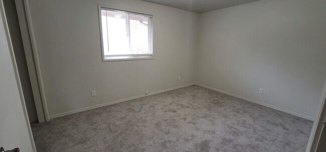 Photo - Spacious & Modern Townhouse