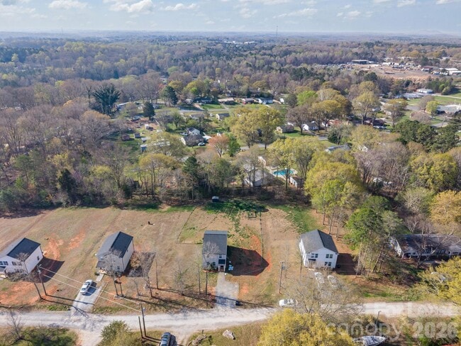 Photo - 409 Kickapoo Ave