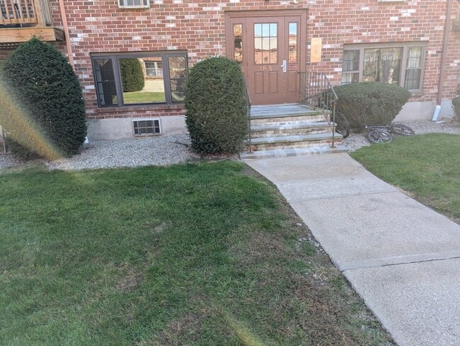 Building Photo - 16a Mayberry Dr Unit 1