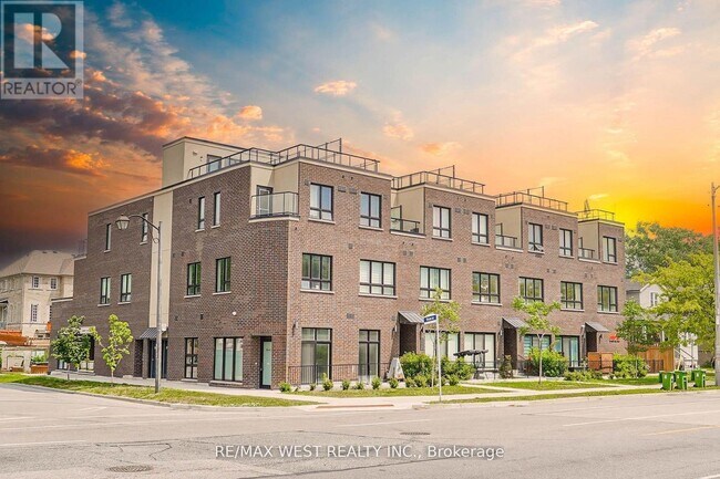 Photo - 3686 St Clair Ave E