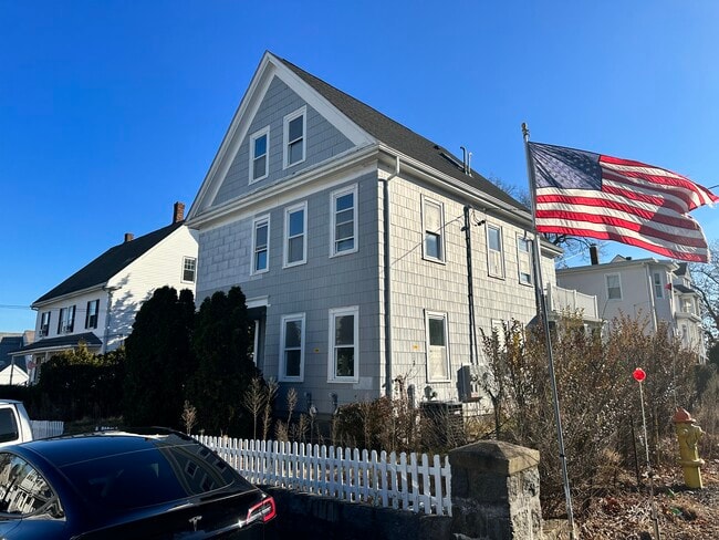 Photo - 82 Albertina St Unit 1