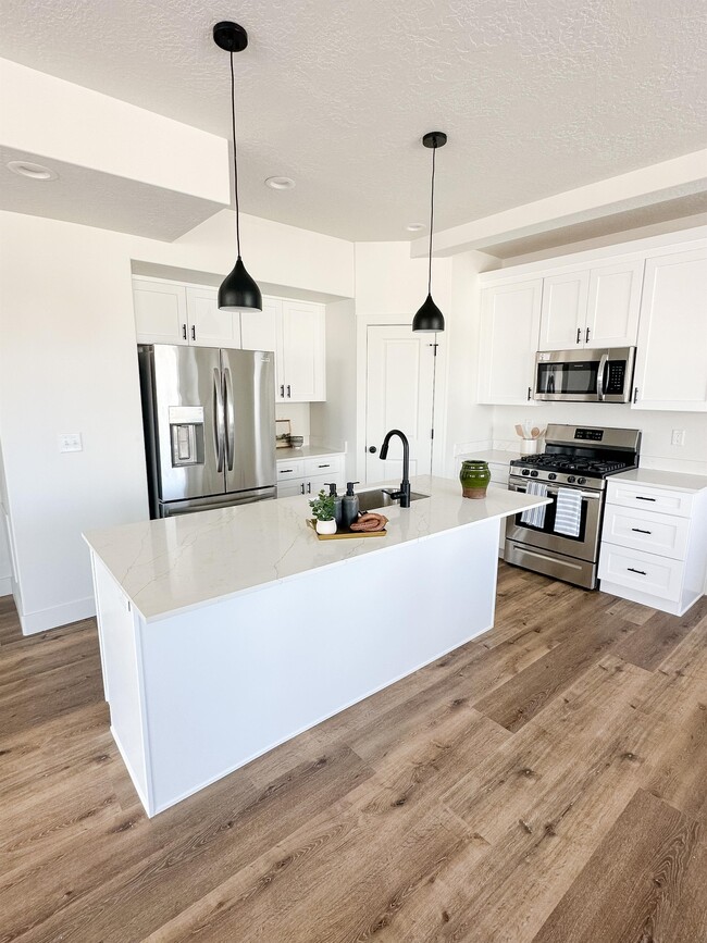 Building Photo - 1798 N 510 W