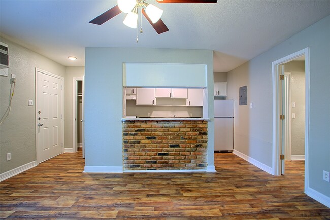 Photo - 1419 Hawthorne St