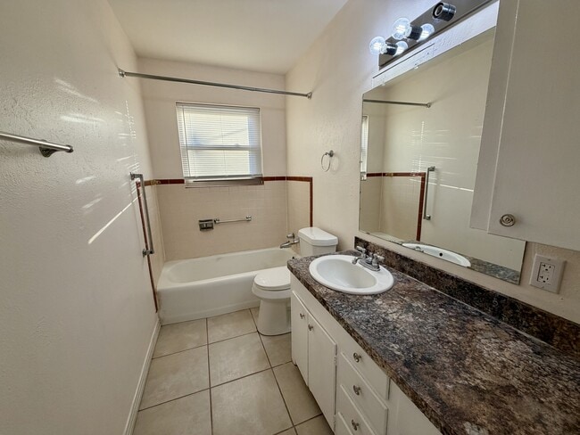 Photo - 4107 Muir St