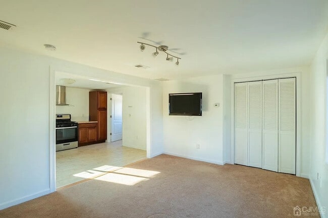 Photo - 95 Tunison Rd