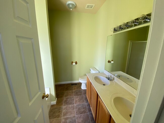 Photo - 753 Forest Green Dr