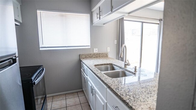 Photo - 3003 Parker Ln
