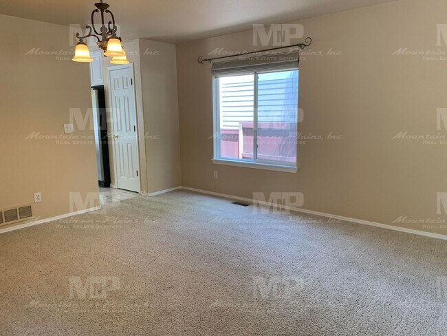 Photo - 714 Bentley Pl